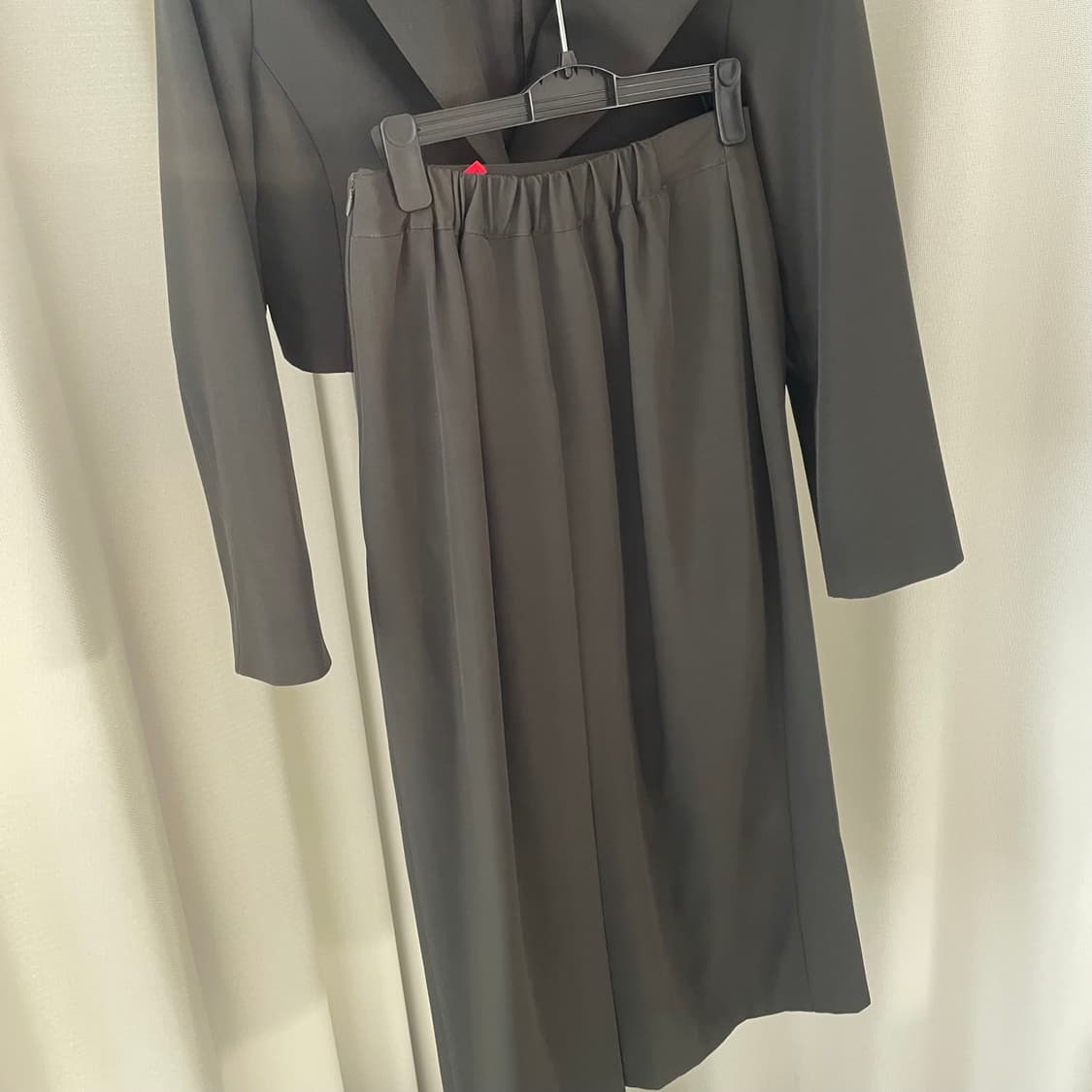 블랙 자켓 & 치마 세트 상품이미지5