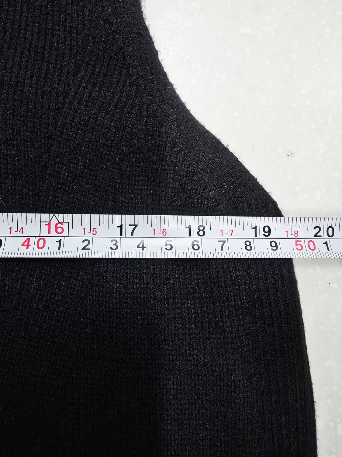 요하넥스 검정색 브이넥 니트 조끼 상품이미지8