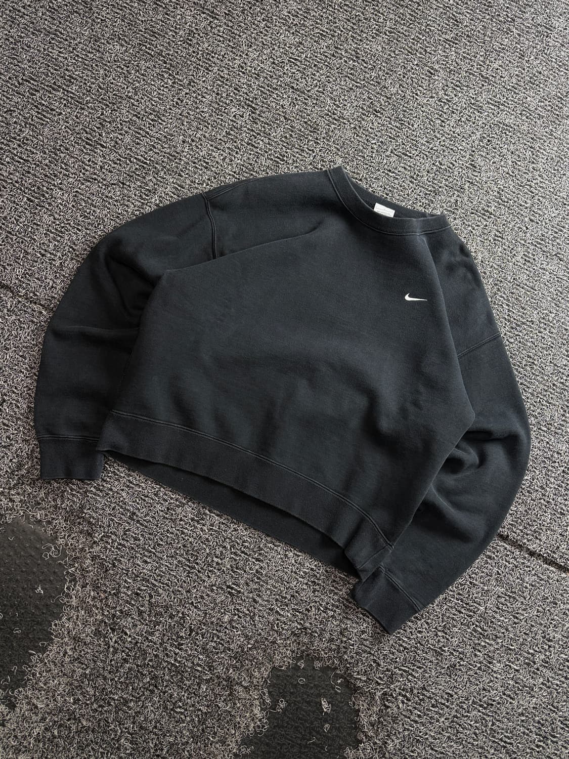 나이키 NRG 스우시 미니멀 블랙 크루넥 맨투맨 4137 상품이미지1