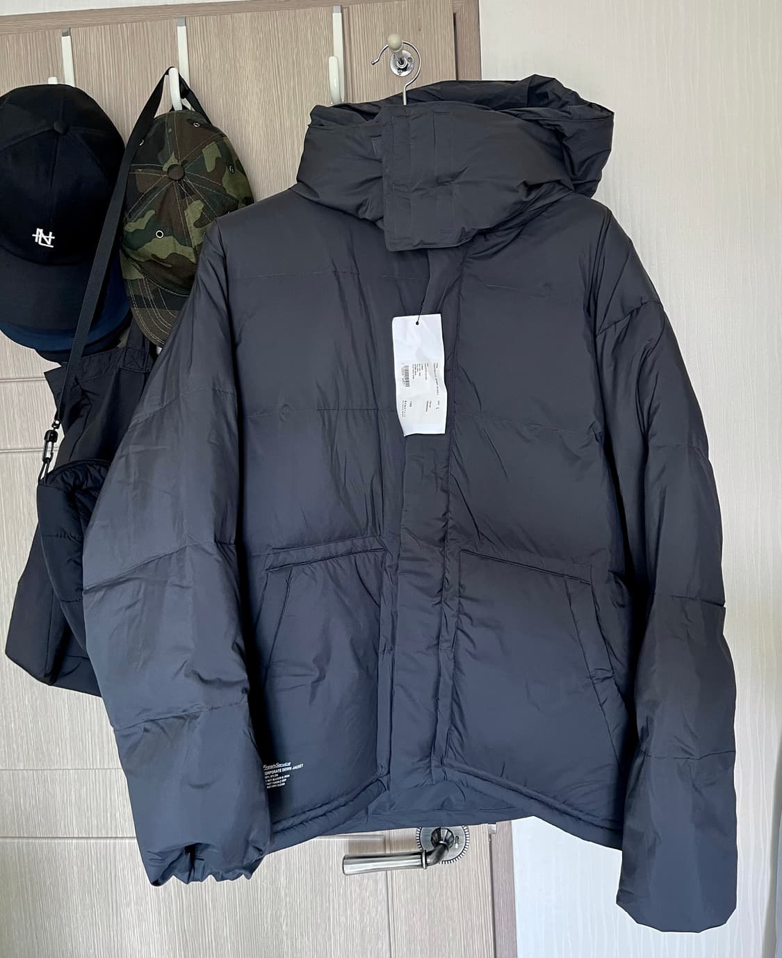 프레쉬서비스 freshservice 다운자켓 차콜그레이L 상품이미지1