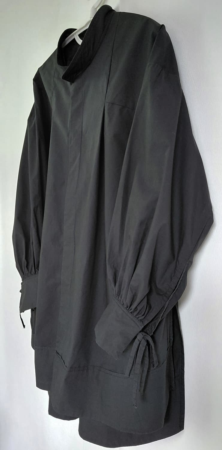 [정품] OMNES Supremo 밴드칼라 볼륨 소매 셔츠 원피스-블랙 상품이미지5