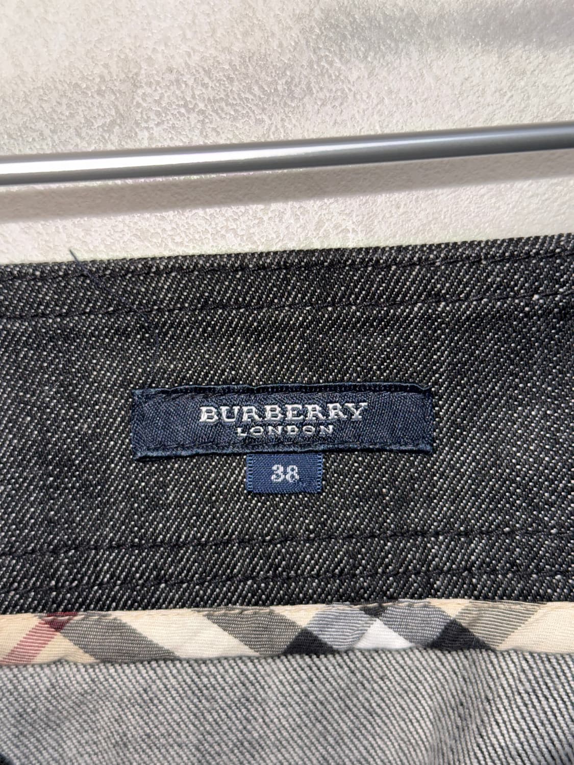 Burberry double buckle wrap pleats skirt 상품이미지4