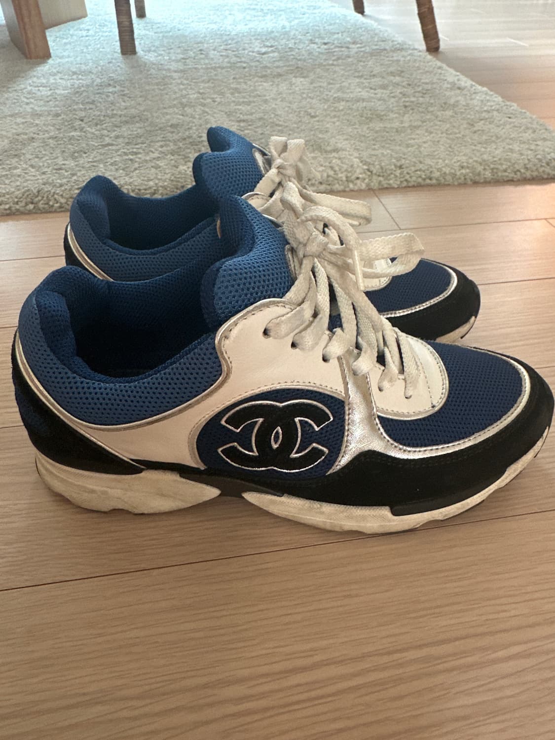 샤넬 스닉커즈- 블루, 아이보리, 실버, 블랙 조합 상품이미지9