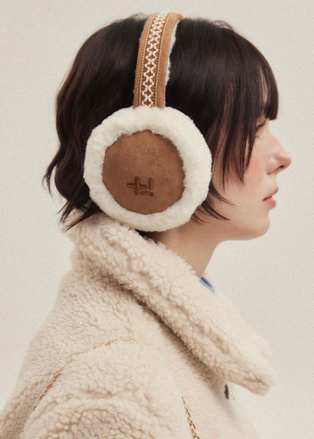 오찌 이어머프 + 시어링 마이크로 미니백 카멜 새상품 상품이미지2