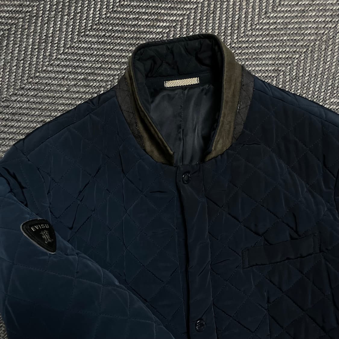 EVISU 에비수 미니멀 뱃지 로고 다이아몬드 퀼팅 자켓 y 5142 상품이미지3