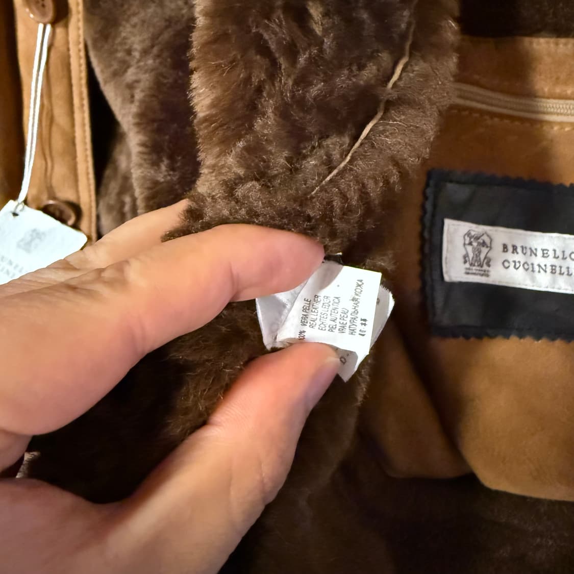 브루넬로 쿠치넬리 A-1 스웨이드 보머 자켓 판매 합니다. 상품이미지6