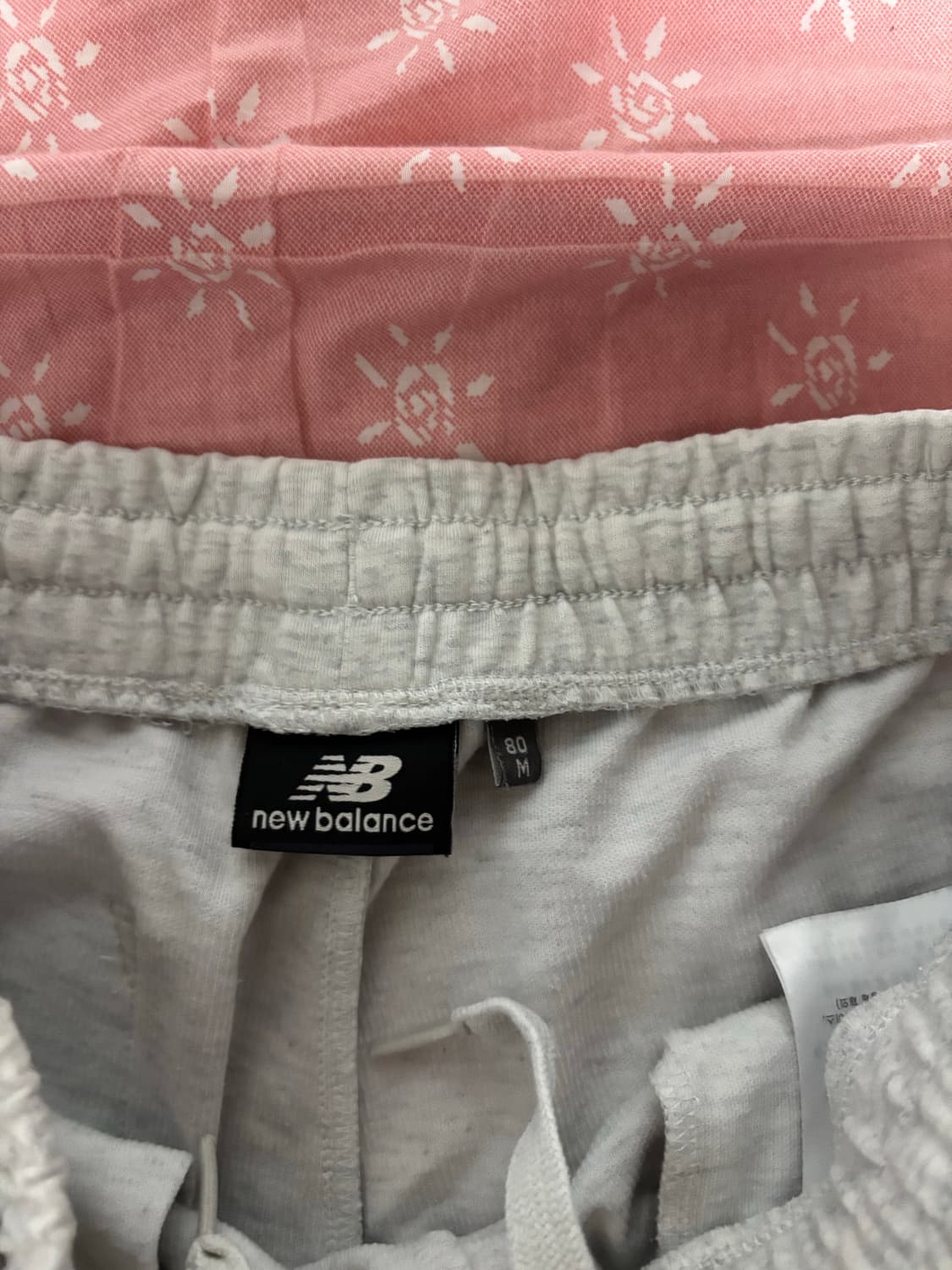 뉴발란스 에센셜 반바지 M사이즈 실착1회 새상품급 판매 상품이미지4