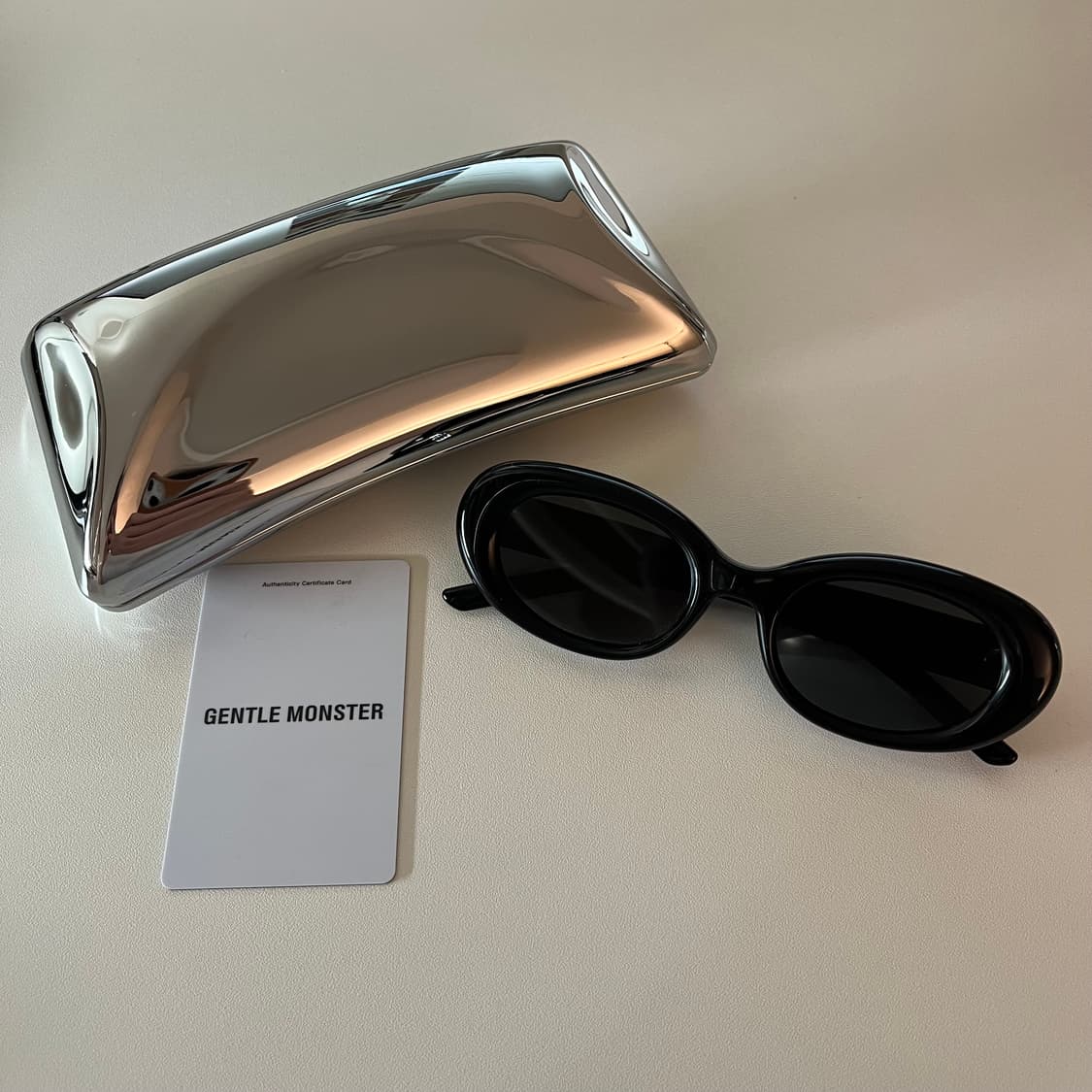 젠틀몬스터 볼드 이브 01 블랙 상품이미지1