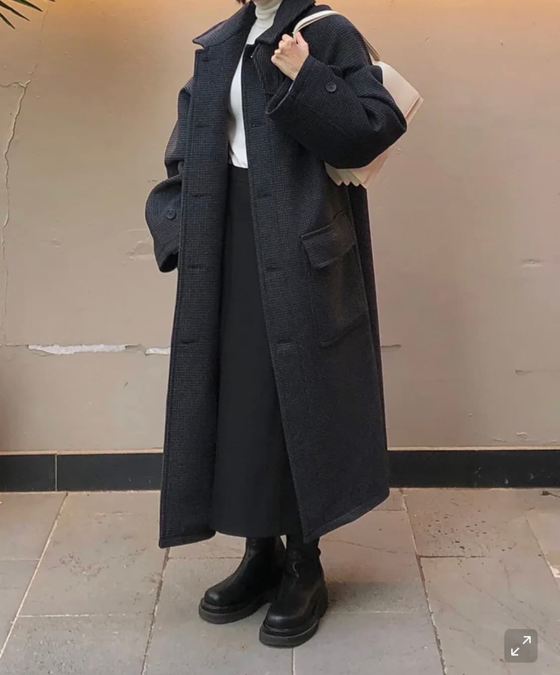 어반디타입 차콜 체크 발마칸 코트 상품이미지8