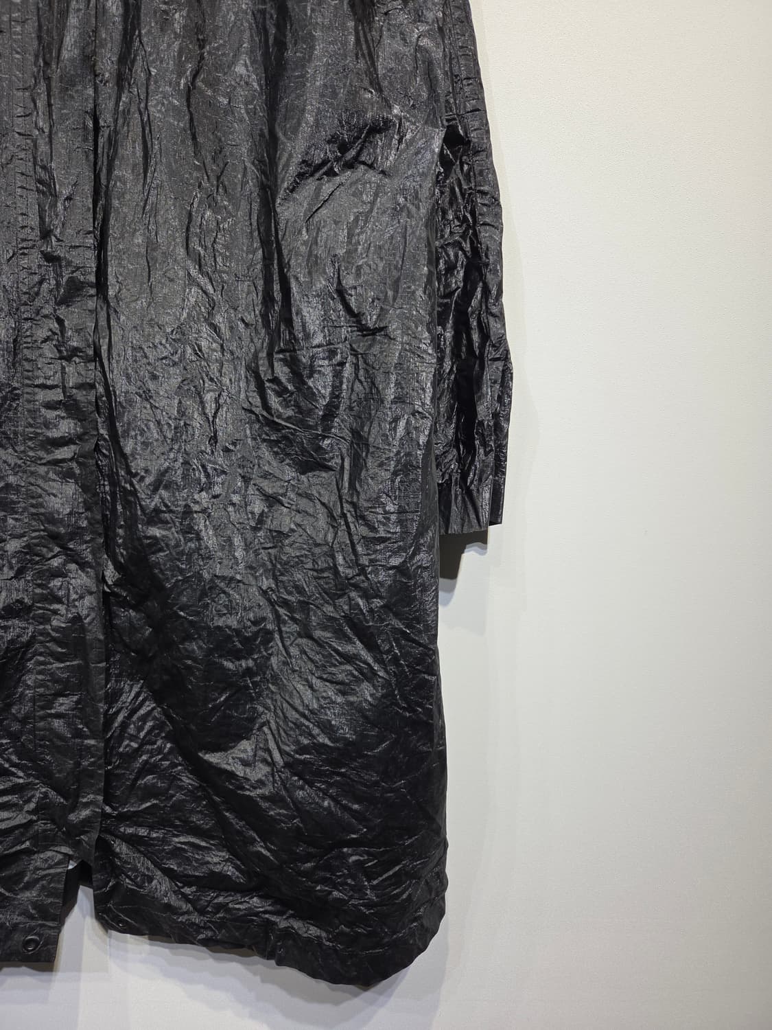 COS 코스 페이퍼 텍스처 크링클 후드 롱 코트 상품이미지5