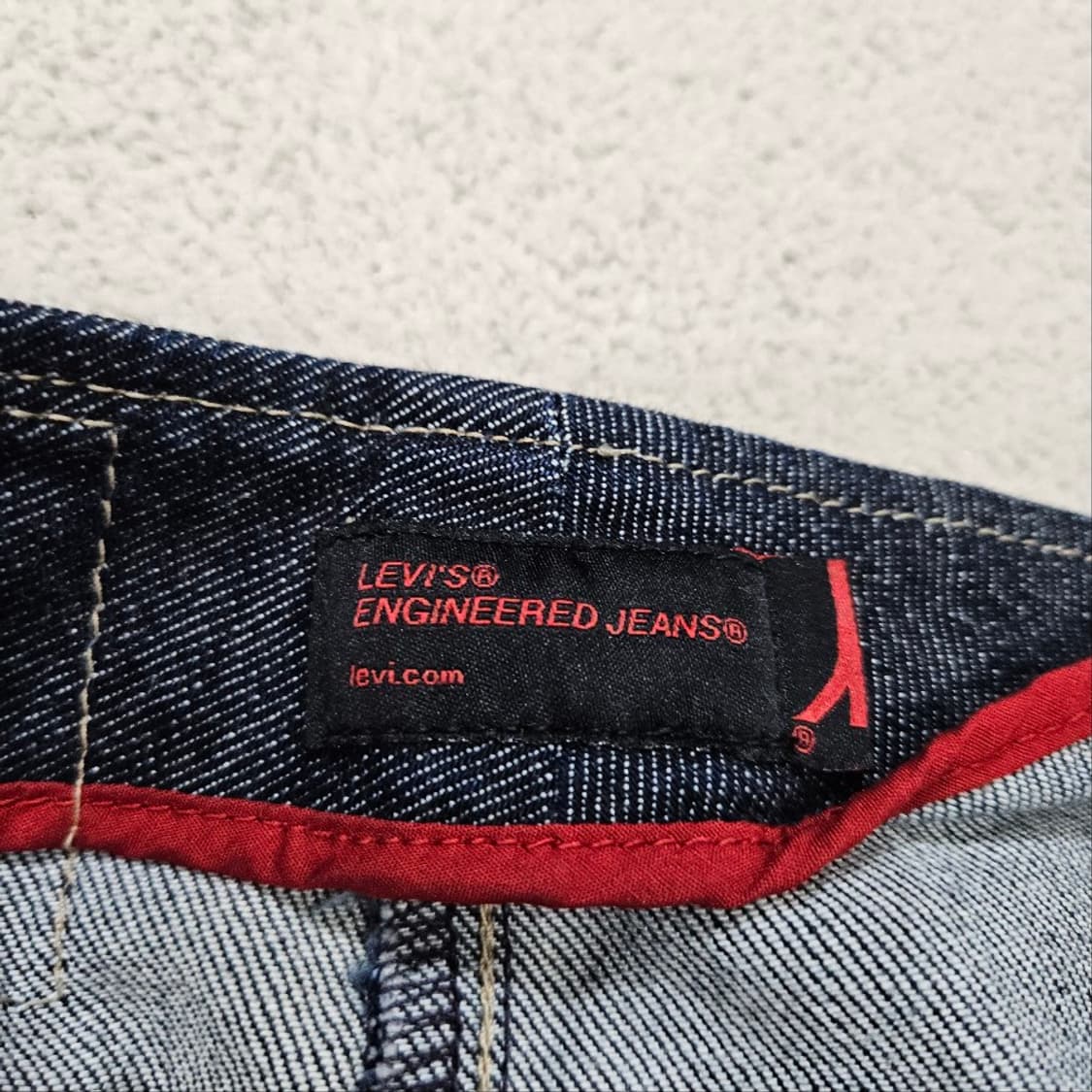 리바이스 엔지니어드 데님 스커트 상품이미지5