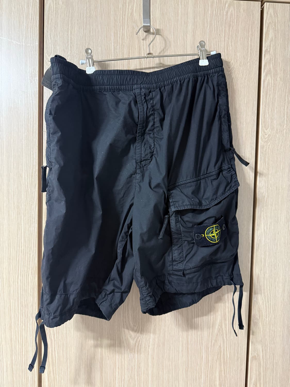 스톤아일랜드 블랙 카고 반바지 상품이미지1