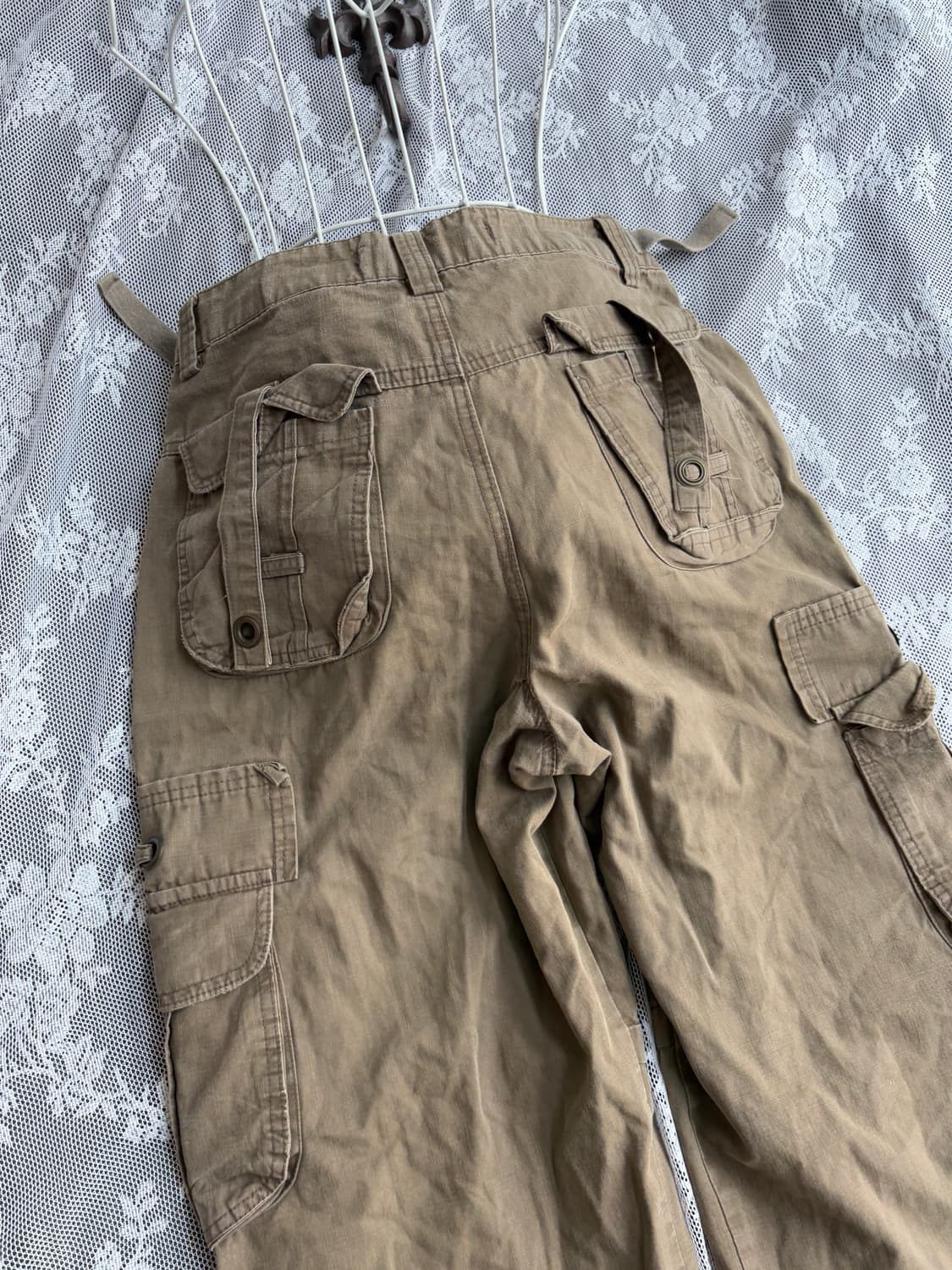 Beige Multi-Pocket Detail Cargo Pants 상품이미지8