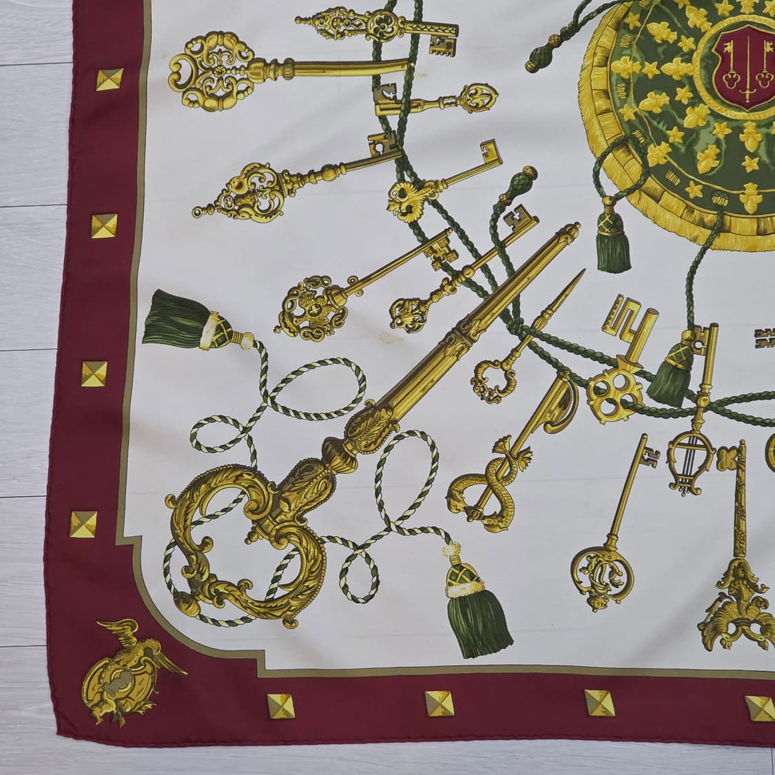 에르메스 스카프 까레 Les Cles 열쇠 패턴 실크 (버건디) 상품이미지4