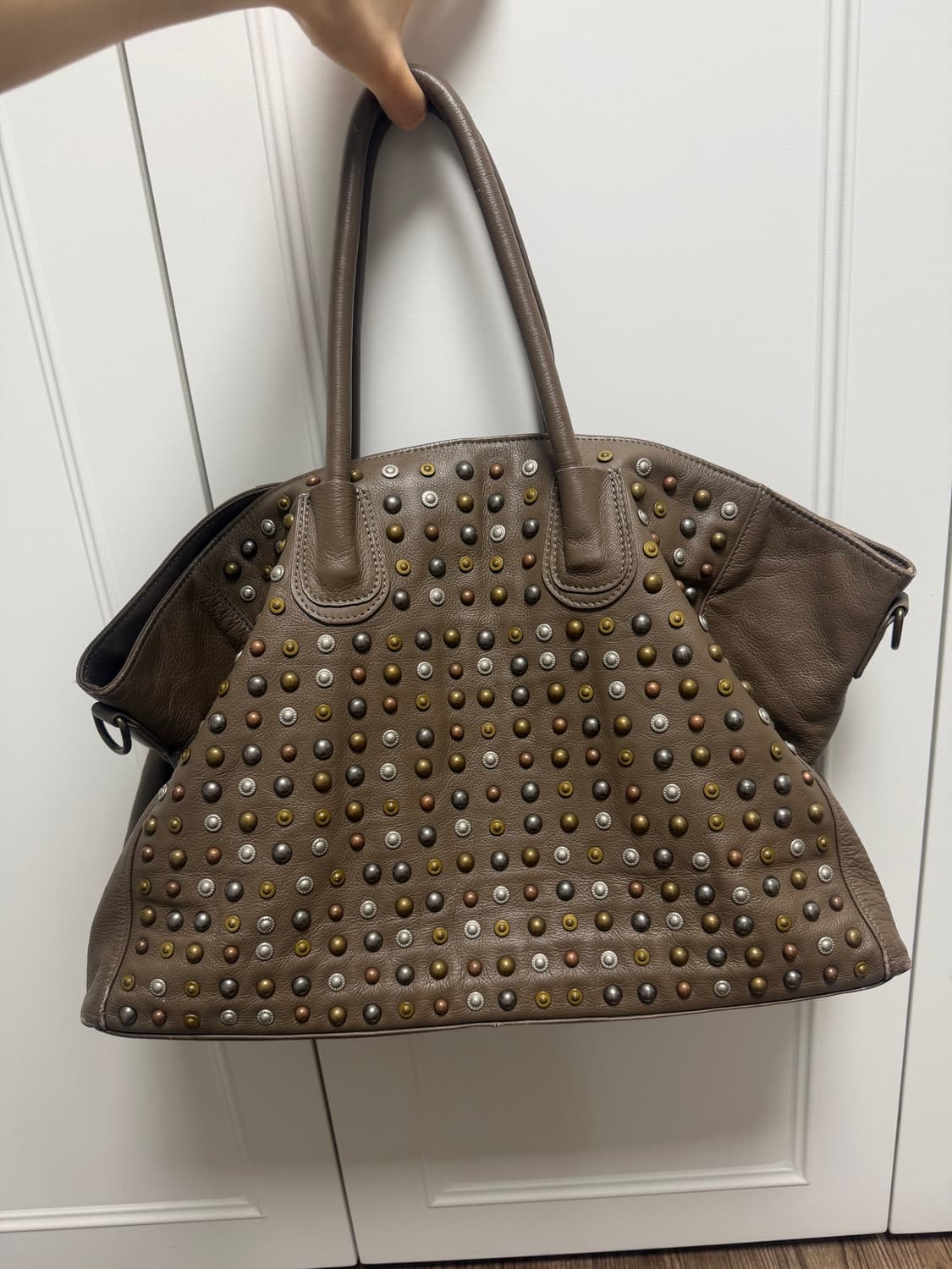 스터드 숄더백 상품이미지1