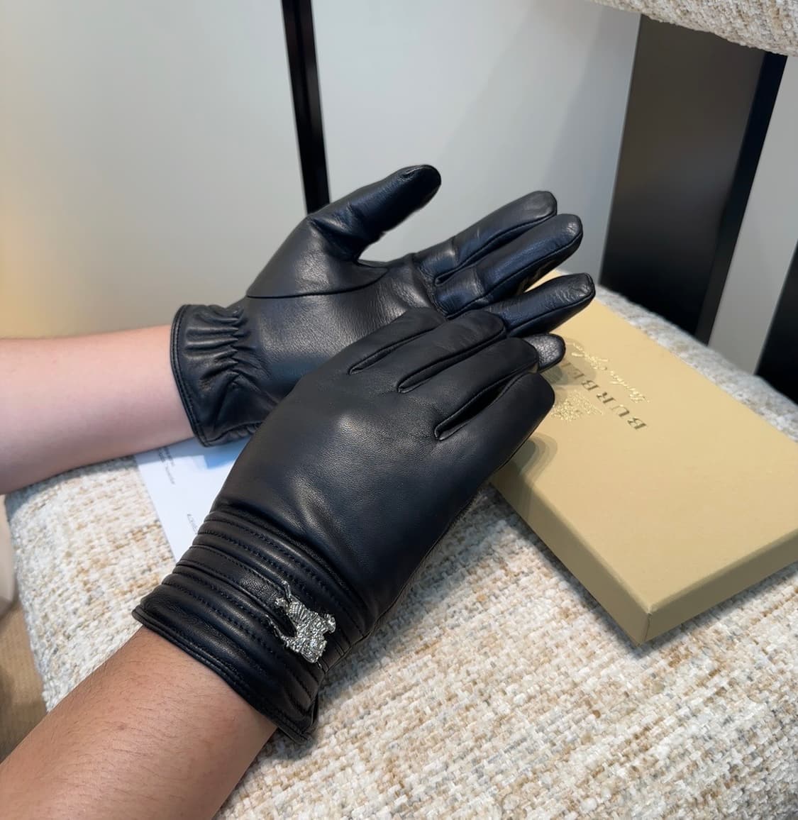 버버리 장갑 가을 겨울 보온 클래식 심플
 상품이미지2