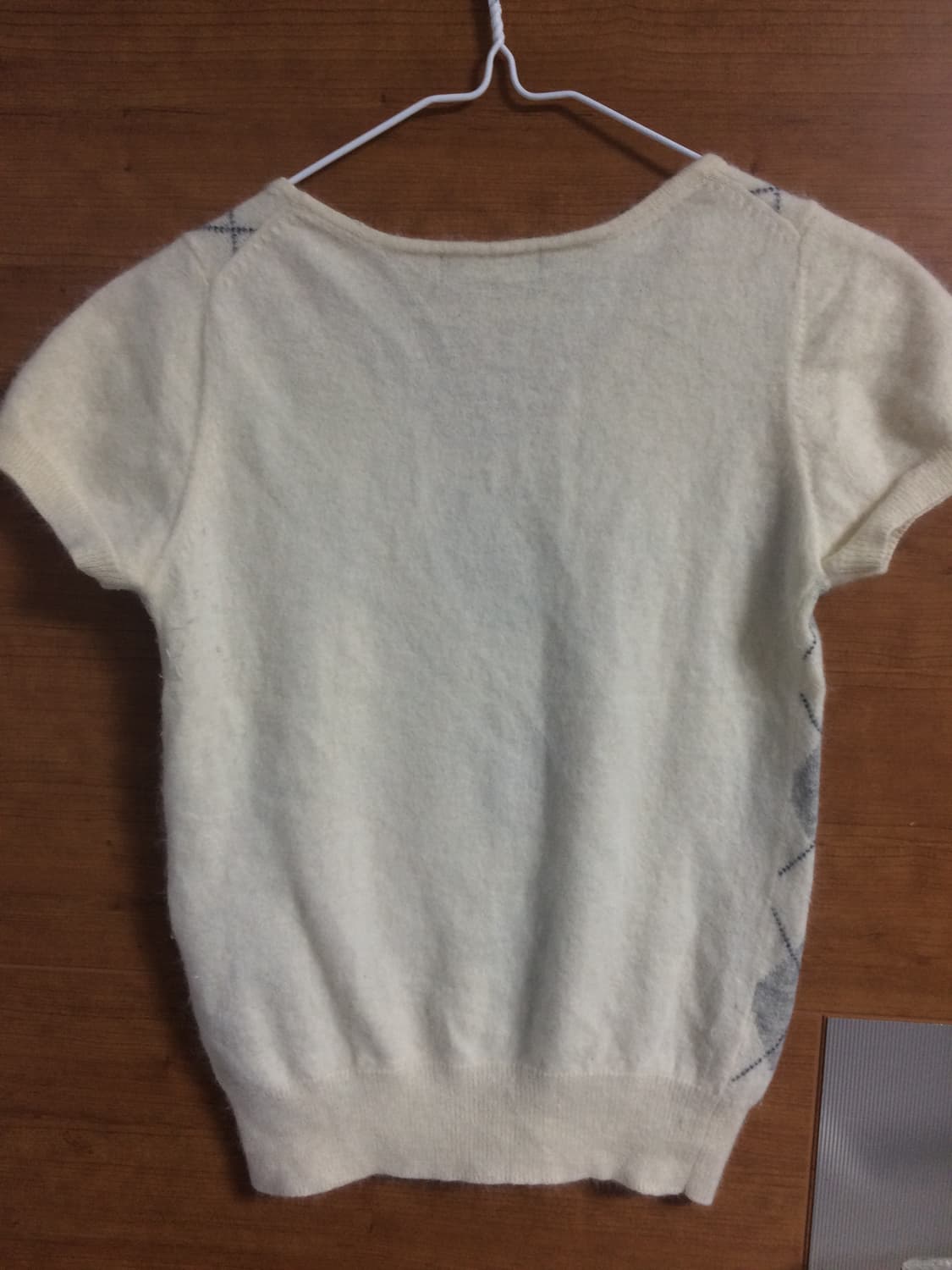 아가일 브이넥 반팔 니트 상품이미지3