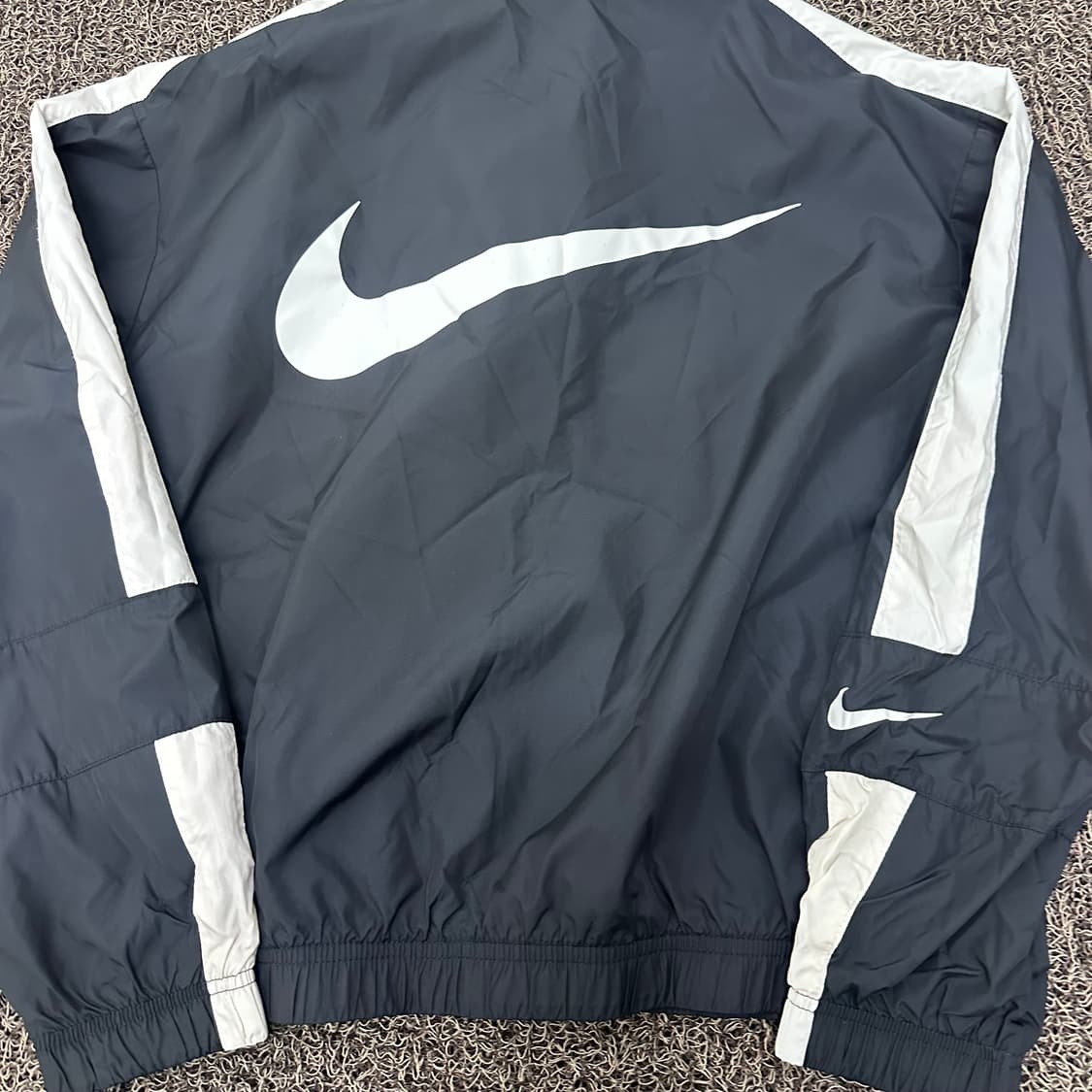 NIKE 나이키 여성 스우시 바람막이 자켓 오레오 XS 상품이미지6