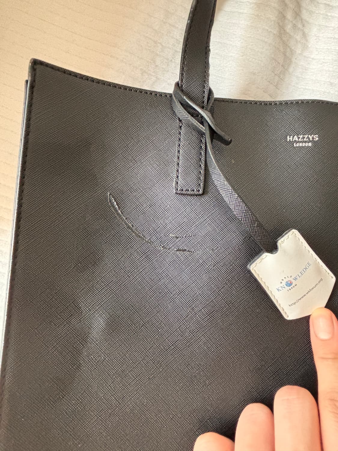 헤지스 런던 블랙 토트백 숄더백 / 사피아노 패턴 프라다st 상품이미지7