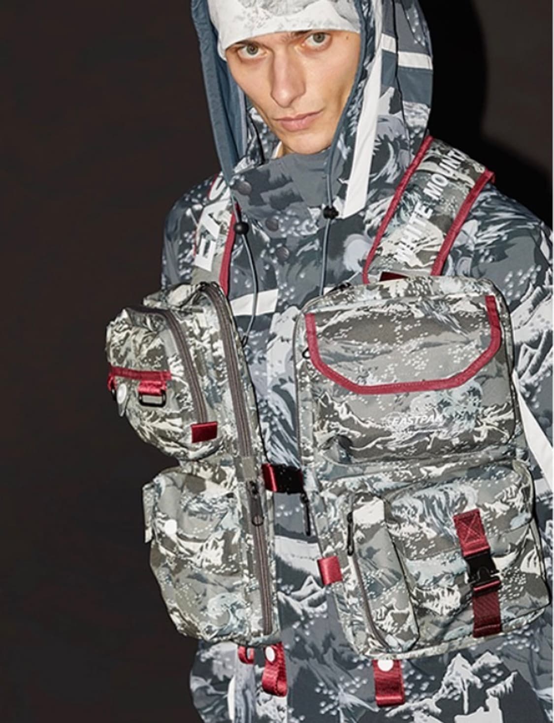 이스트팩 X 화이트 마운티니어링 베스트 백 상품이미지4