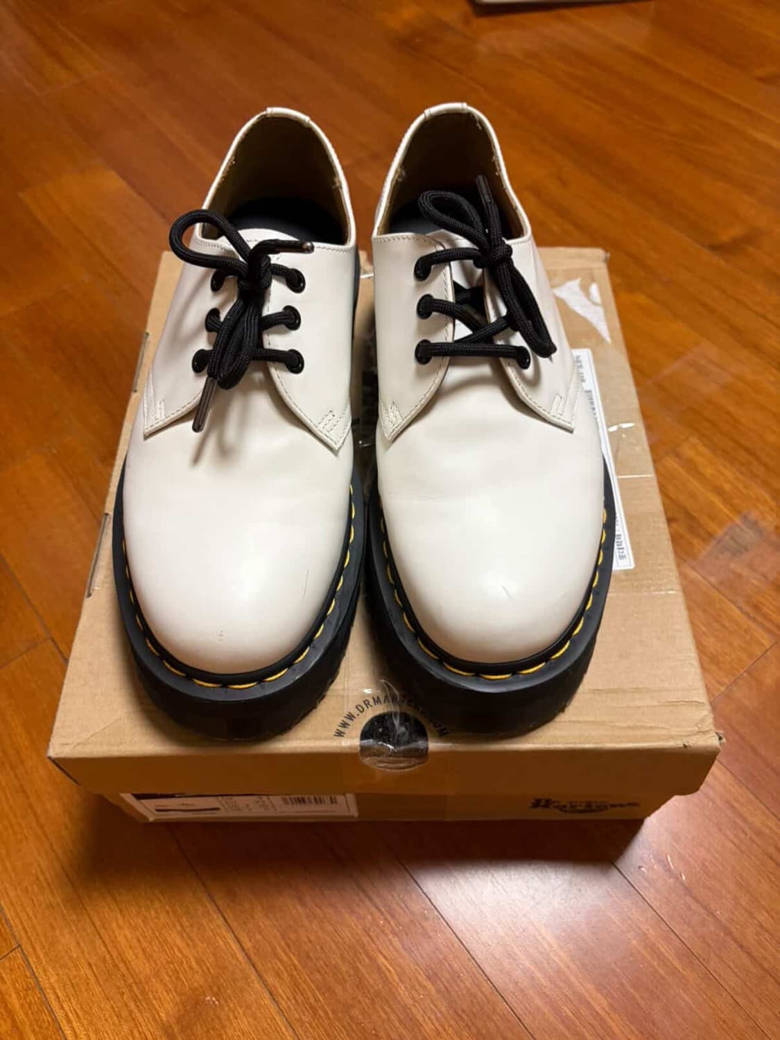 닥터마틴 1461 쿼드 스무스 레더 플랫폼 화이트(280) 상품이미지2