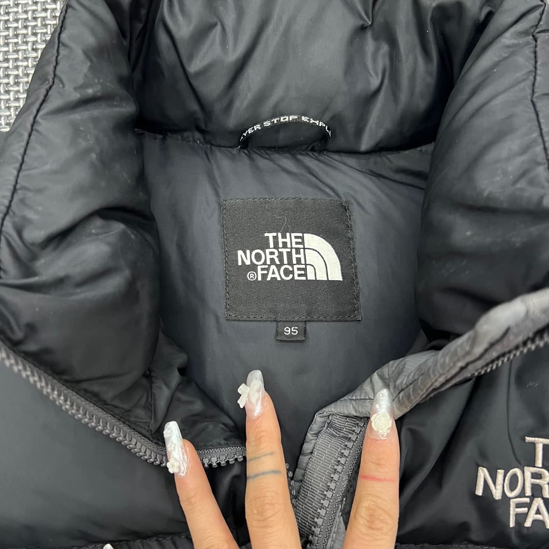 노스페이스 그레이 눕시 700 패딩 95 상품이미지2