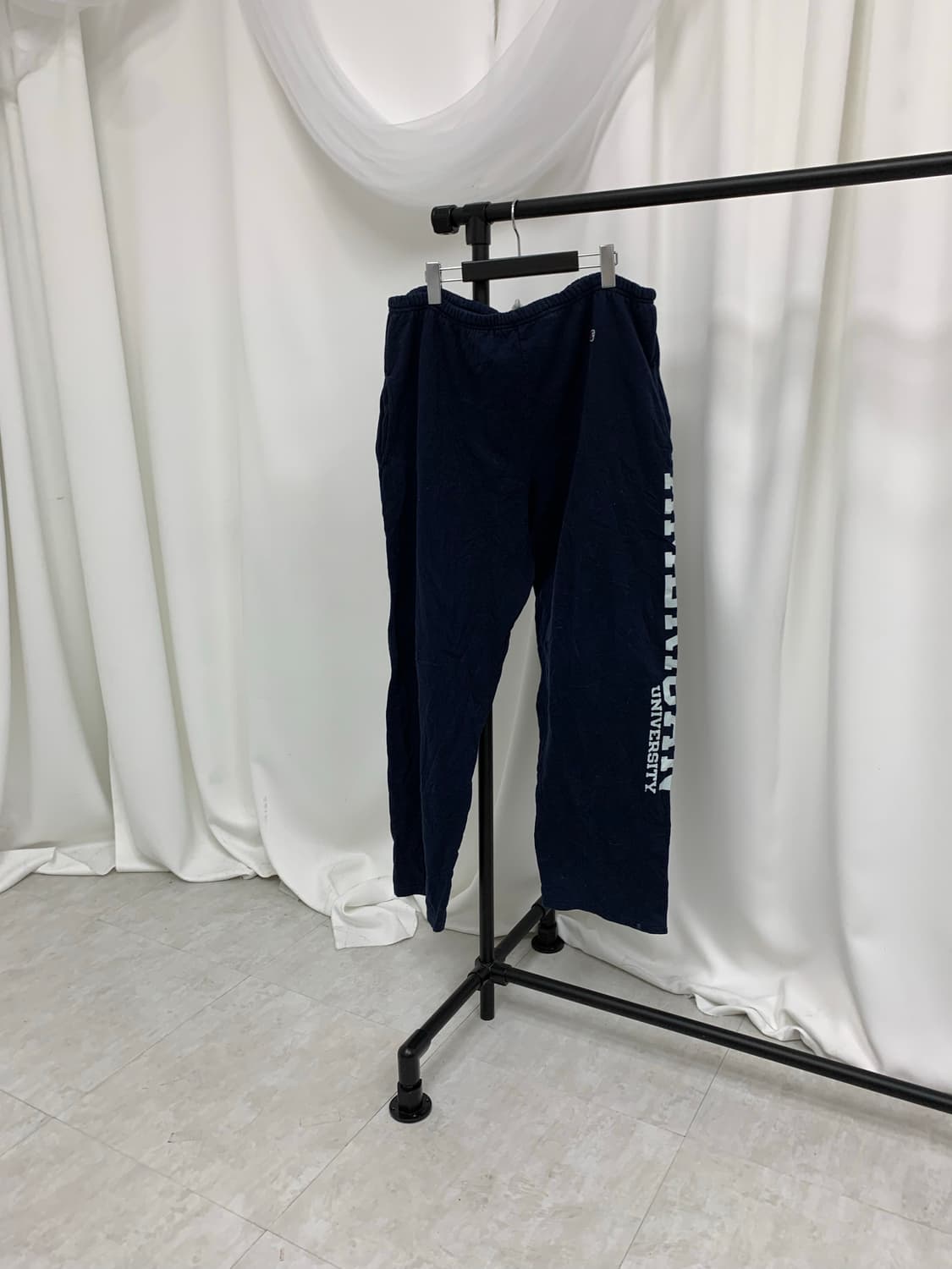 챔피온 레터링 네이비 트레이닝 팬츠 상품이미지2
