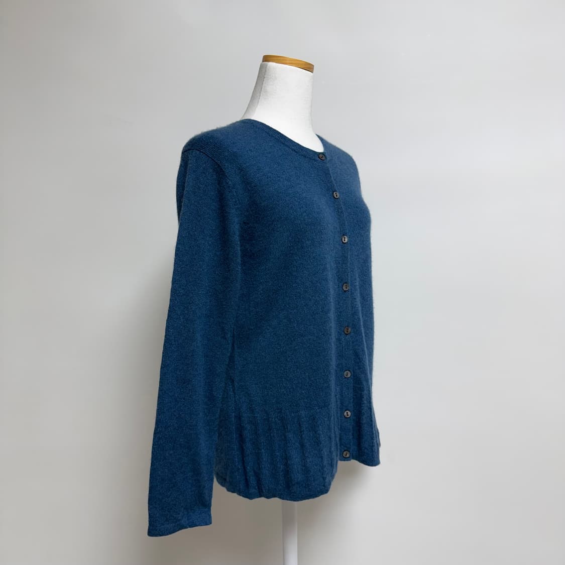 [캐시미어 100%] 청색 라운드넥 가디건 M-L 상품이미지2
