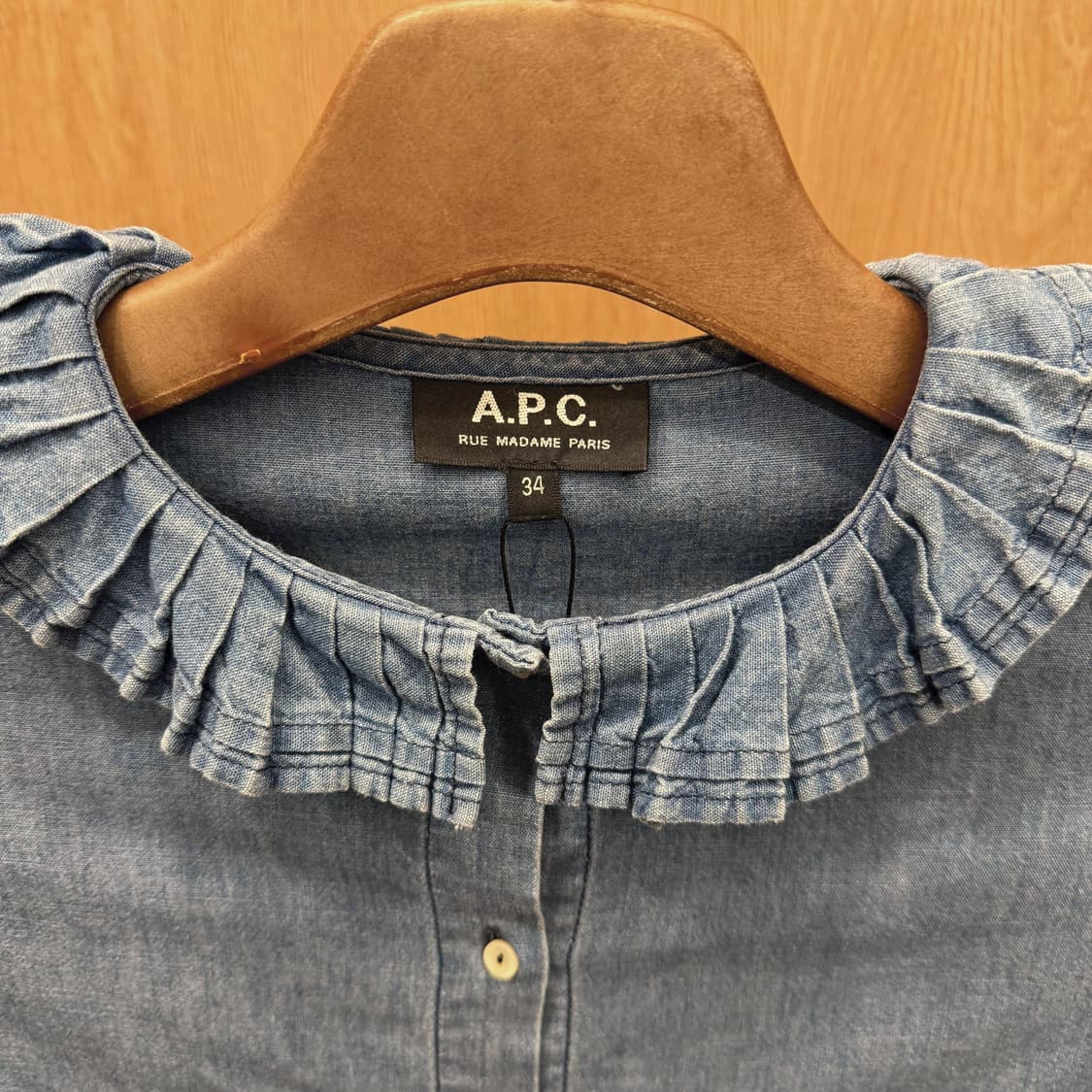 아페쎄 데님 셔츠 프릴 카라 무지 암핏 절개 디테일 레귤러핏 블루 상품이미지6