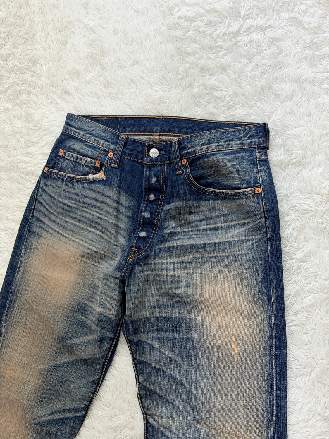 리바이스 501 빈티지 페이딩 & 스터드 커스텀 데님 상품이미지1