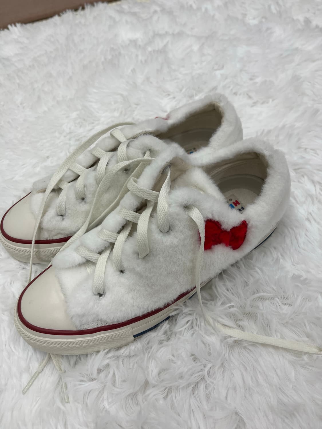 컨버스 올스타 헬로 키티 OX 퍼 화이트 상품이미지4