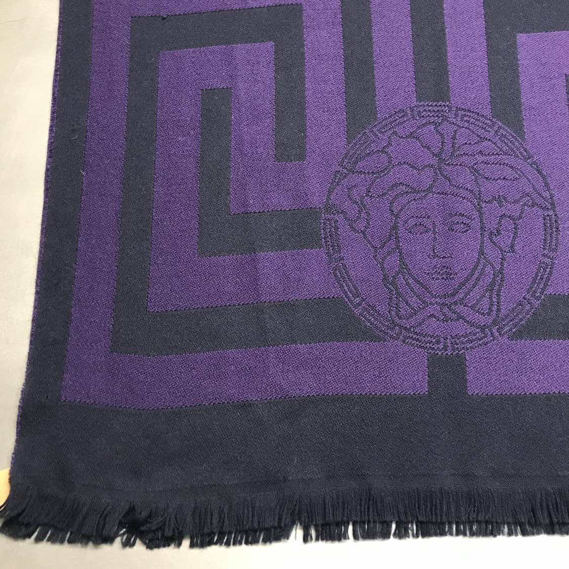 베르사체 메두사 머플러 퍼플 상품이미지7