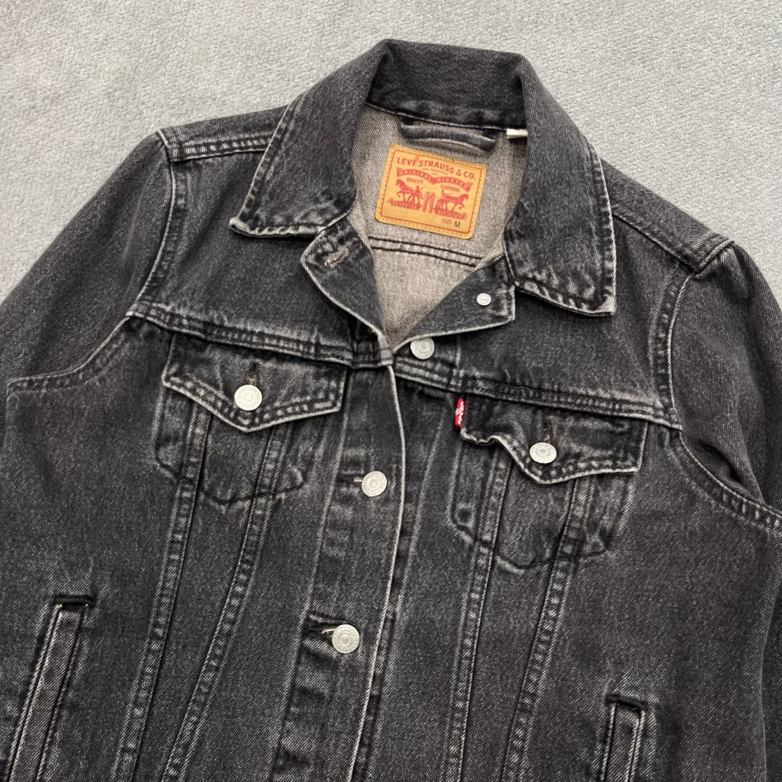 M 리바이스 흑청 워싱 데님 트러커자켓 상품이미지2