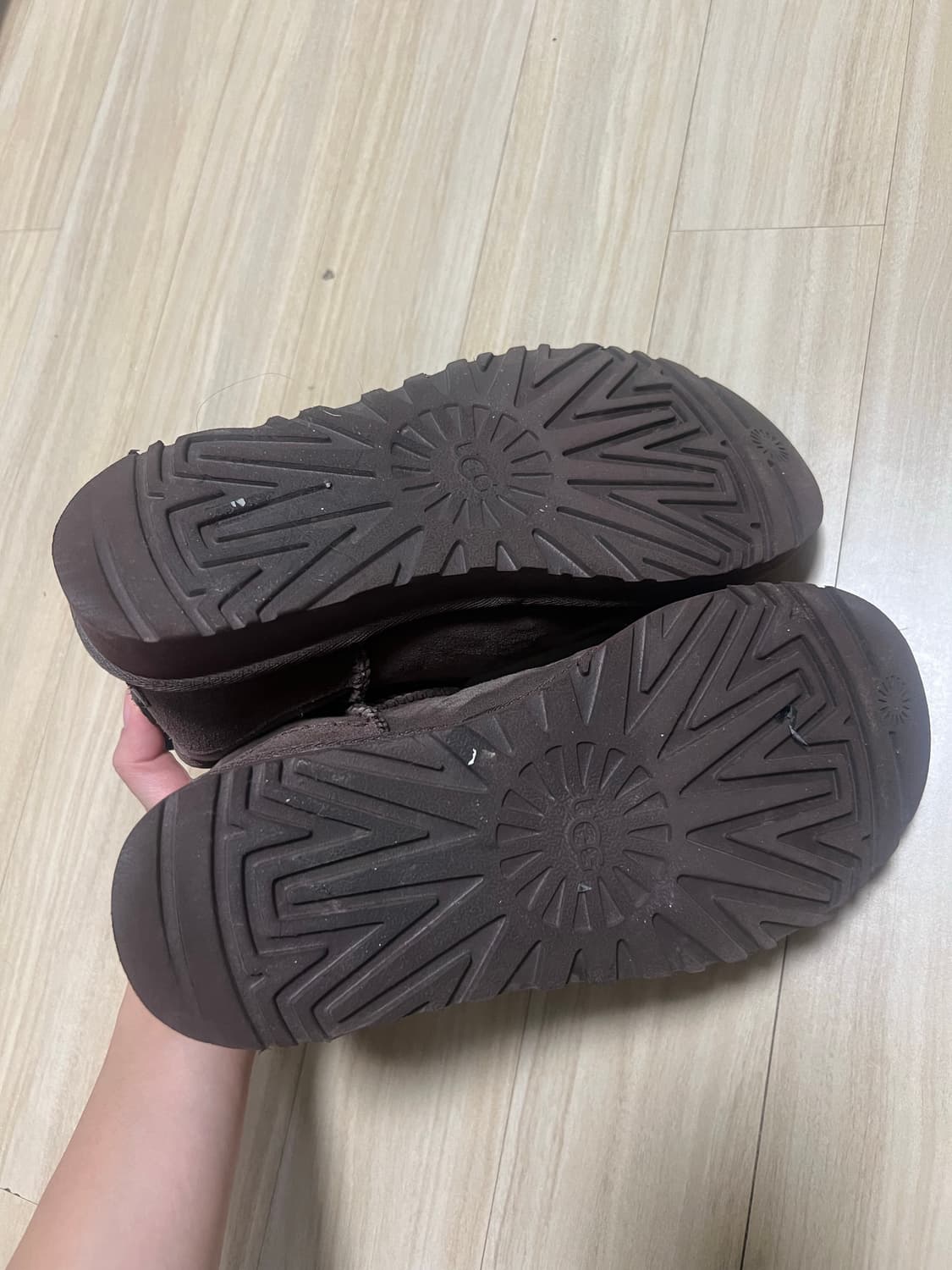 어그 클래식 울트라 미니 부츠 번트 시더 240 상품이미지8