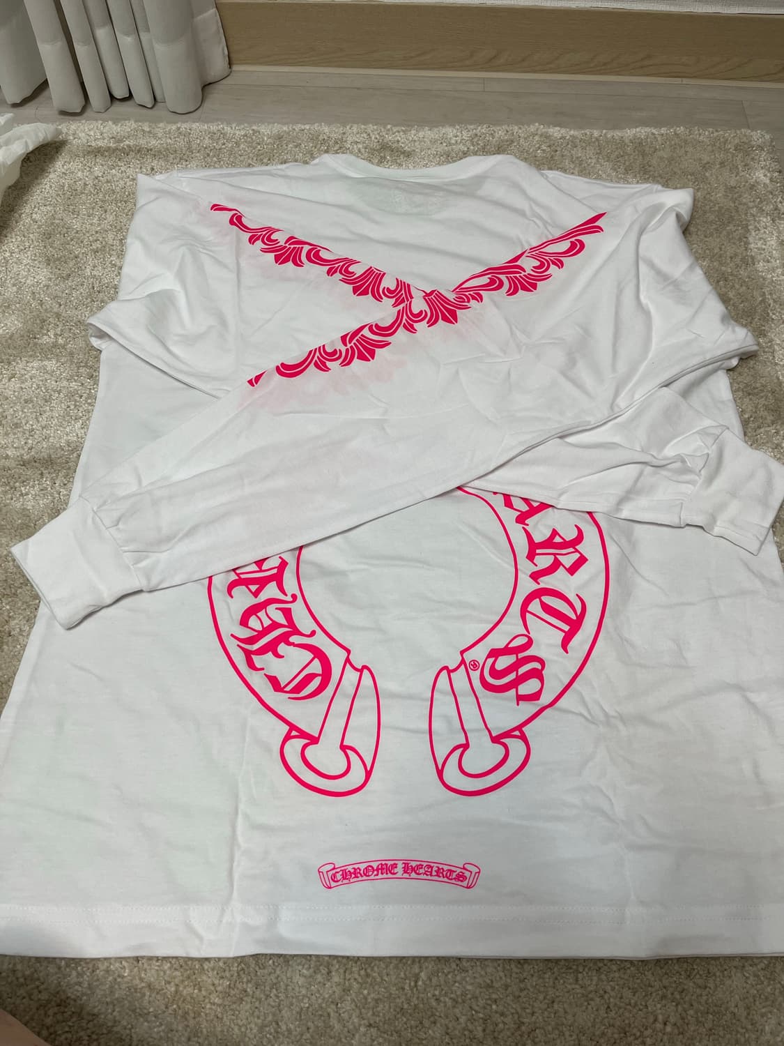 크롬하츠 홀스슈 롱 슬리브 화이트 / 핑크 L사이즈 상품이미지1