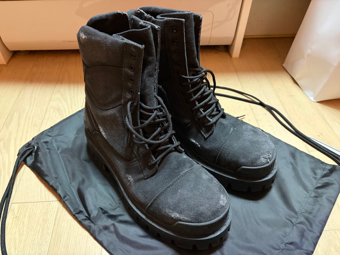 발렌시아가 컴뱃 스트라이크 부츠 상품이미지1