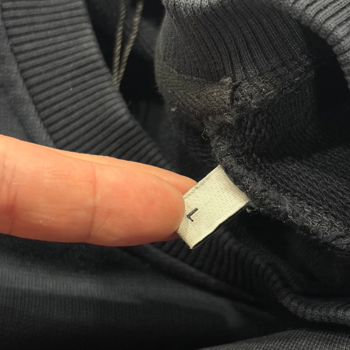 [L] 21s 아미 스몰 하트 블랙 맨투맨 B360 상품이미지6