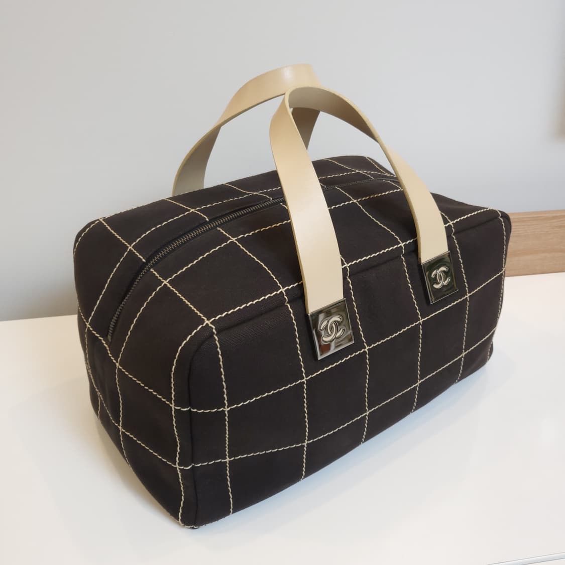 샤넬 초코바 캔버스 보스턴백 상품이미지3