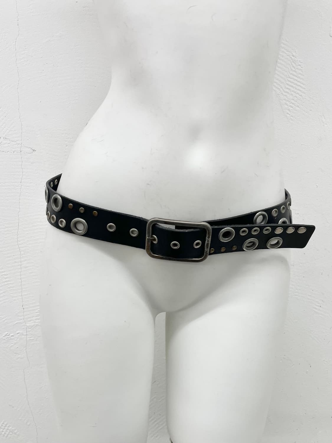 리얼레더 펀칭 버클 벨트 상품이미지4