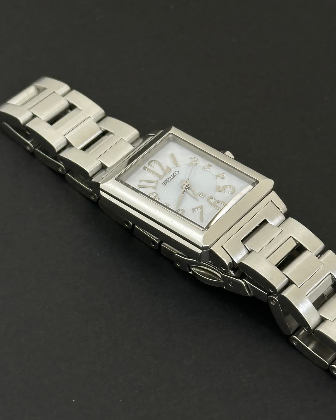 세이코 루키아 렉탱귤러 펄 다이얼 시계 상품이미지6