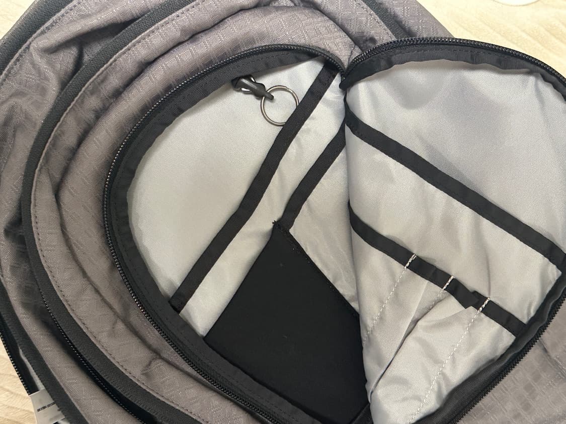 파타고니아 LIGHTWIRE 그레이 백팩 상품이미지8