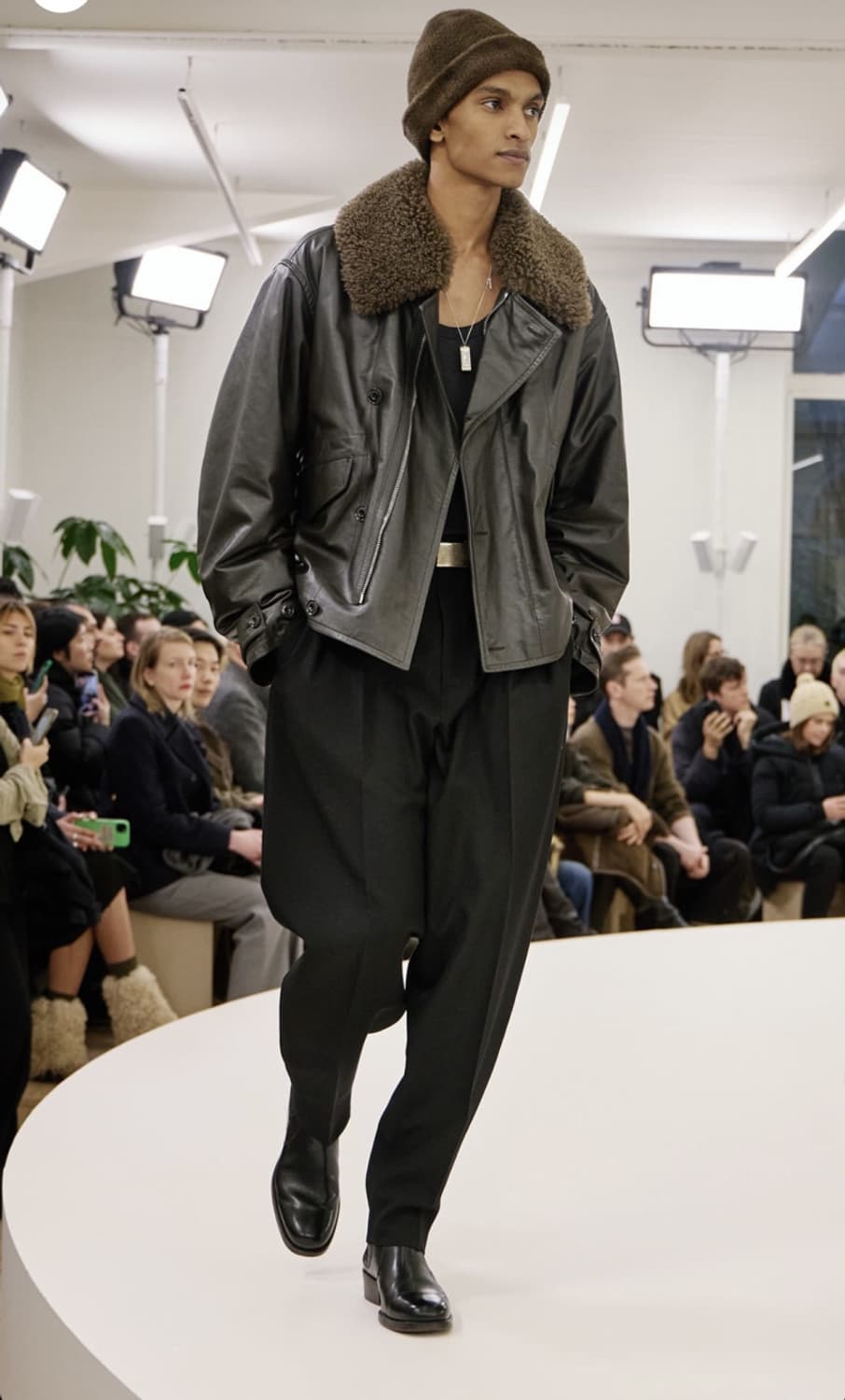 르메르 24fw 카프 레더 퍼 블루종 L 상품이미지4