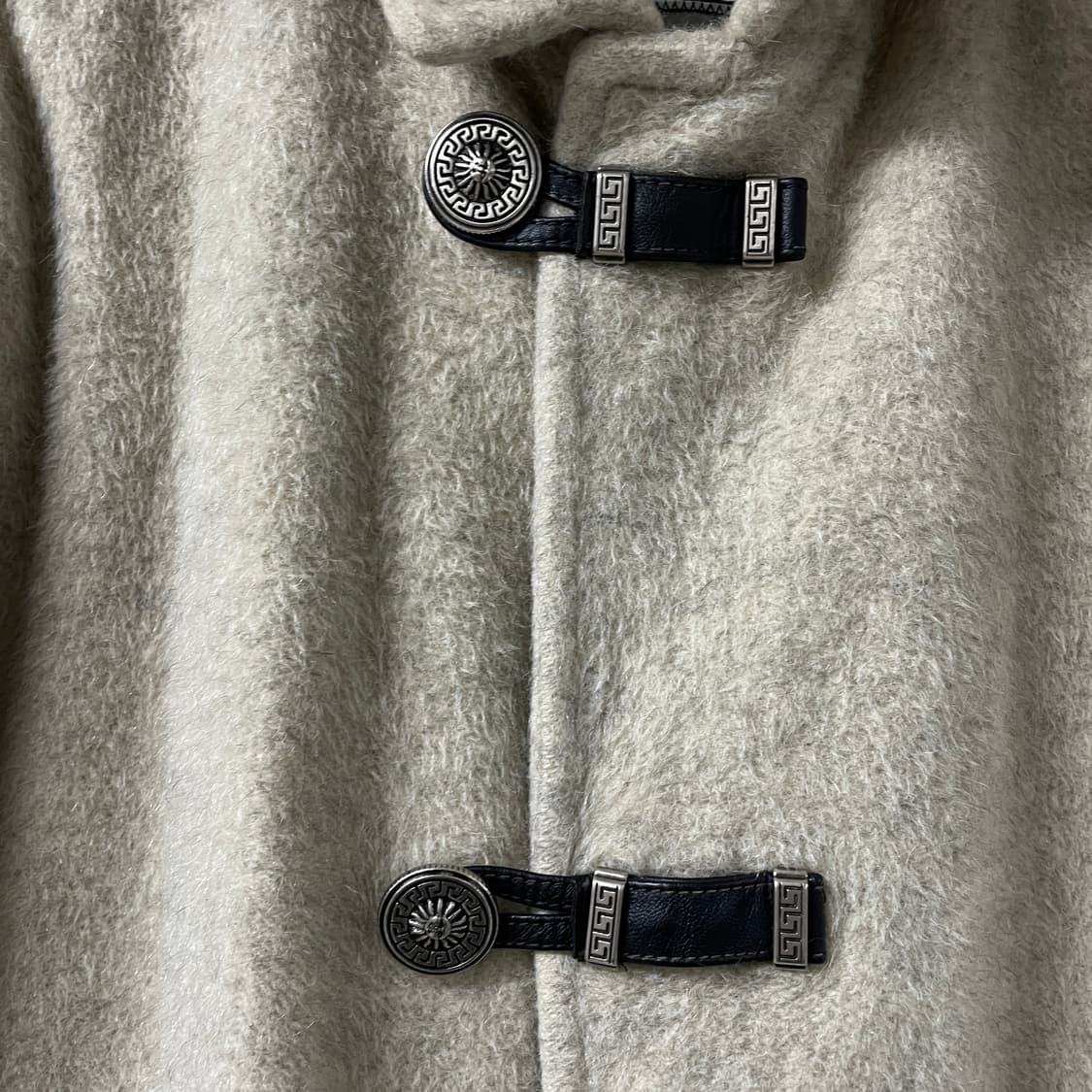 베르사체 아이보리 코트 50 상품이미지4