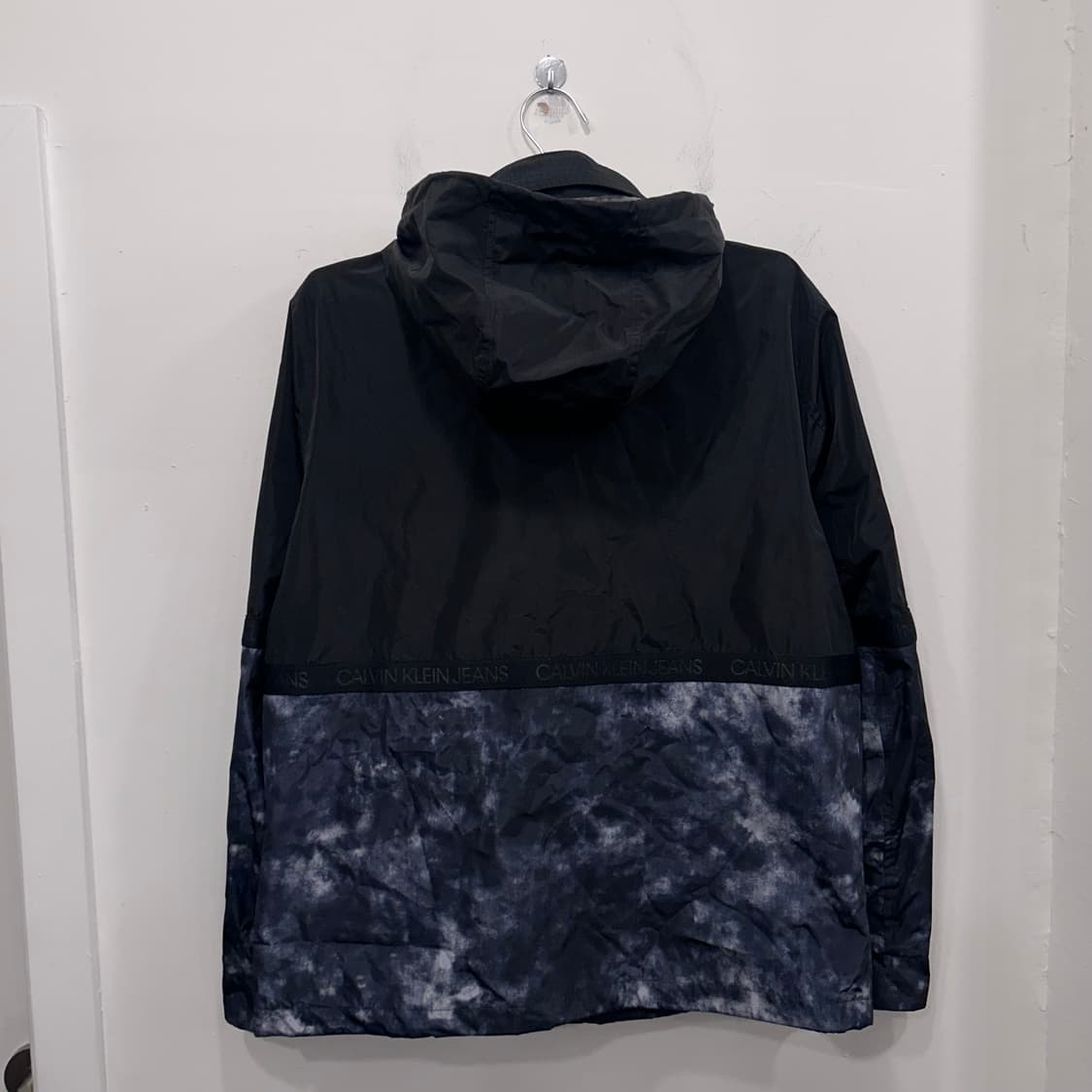 캘빈클라인 진스 배색 패턴 바람막이 자켓 상품이미지5