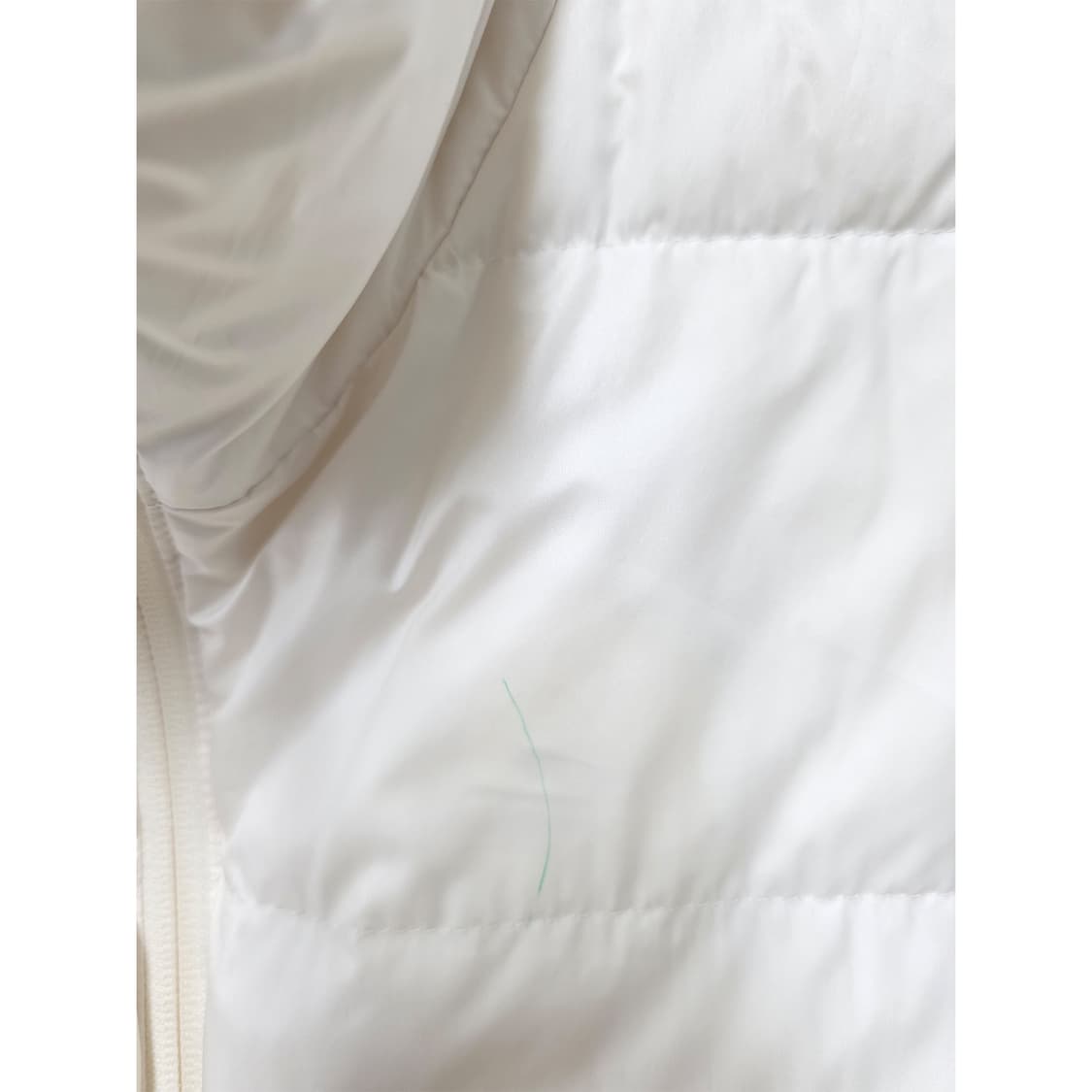 택포// DKNY 패딩 조끼 S 상품이미지3