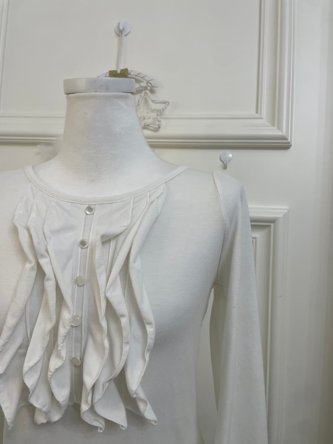 white ruffle point puff sleeve top&beige 상품이미지10