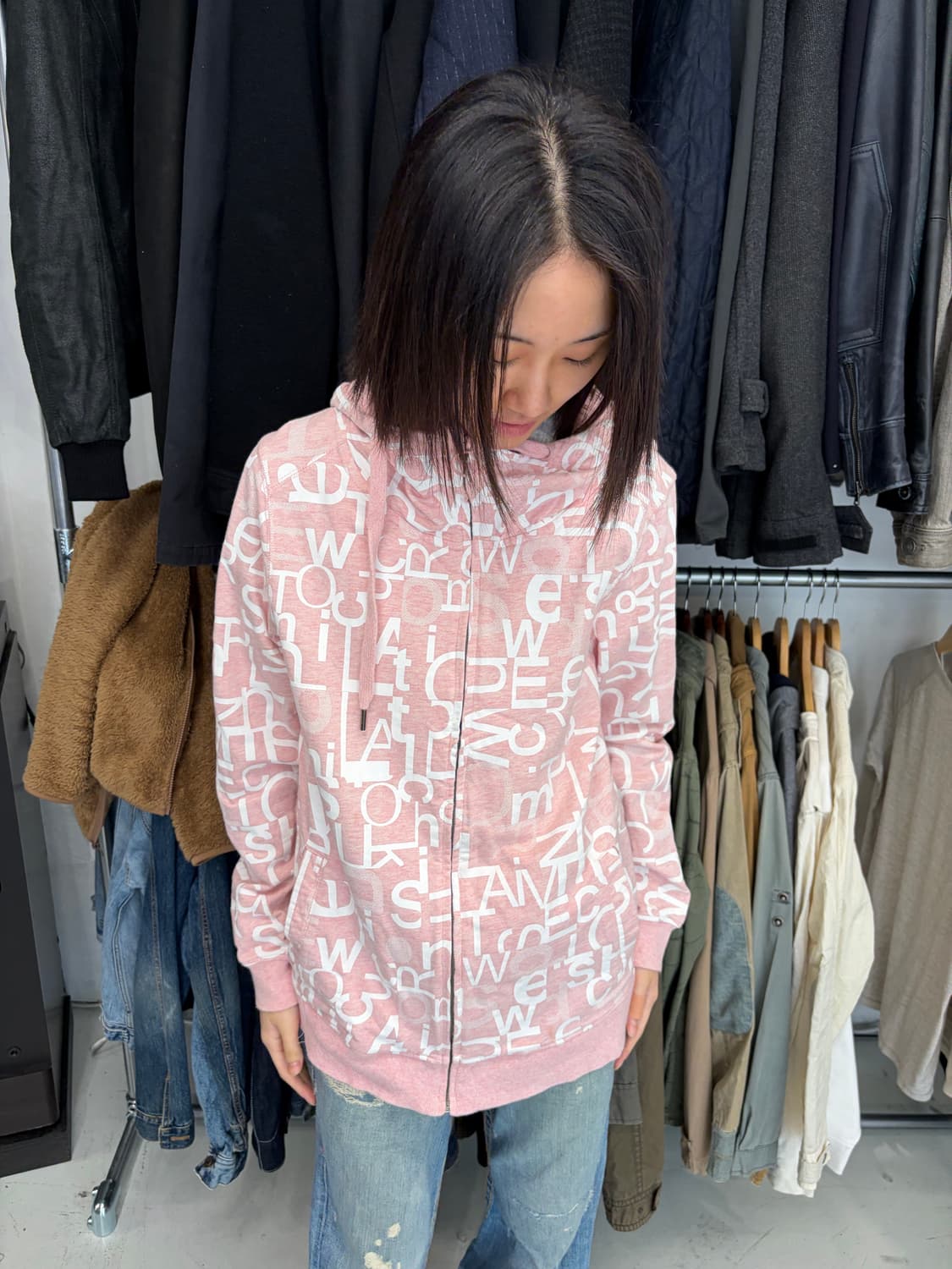 Clride.n 핑크 올오버 타이포 그래픽 집업 후드  상품이미지1