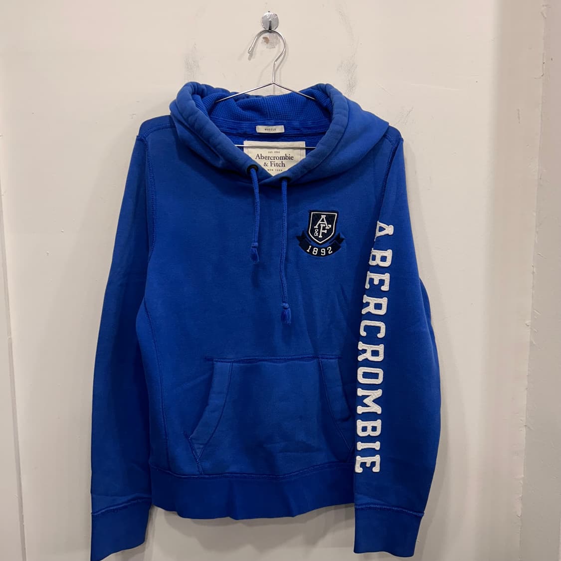 아베크롬비 & 피치 머슬핏 와펜로고 후드티 상품이미지2
