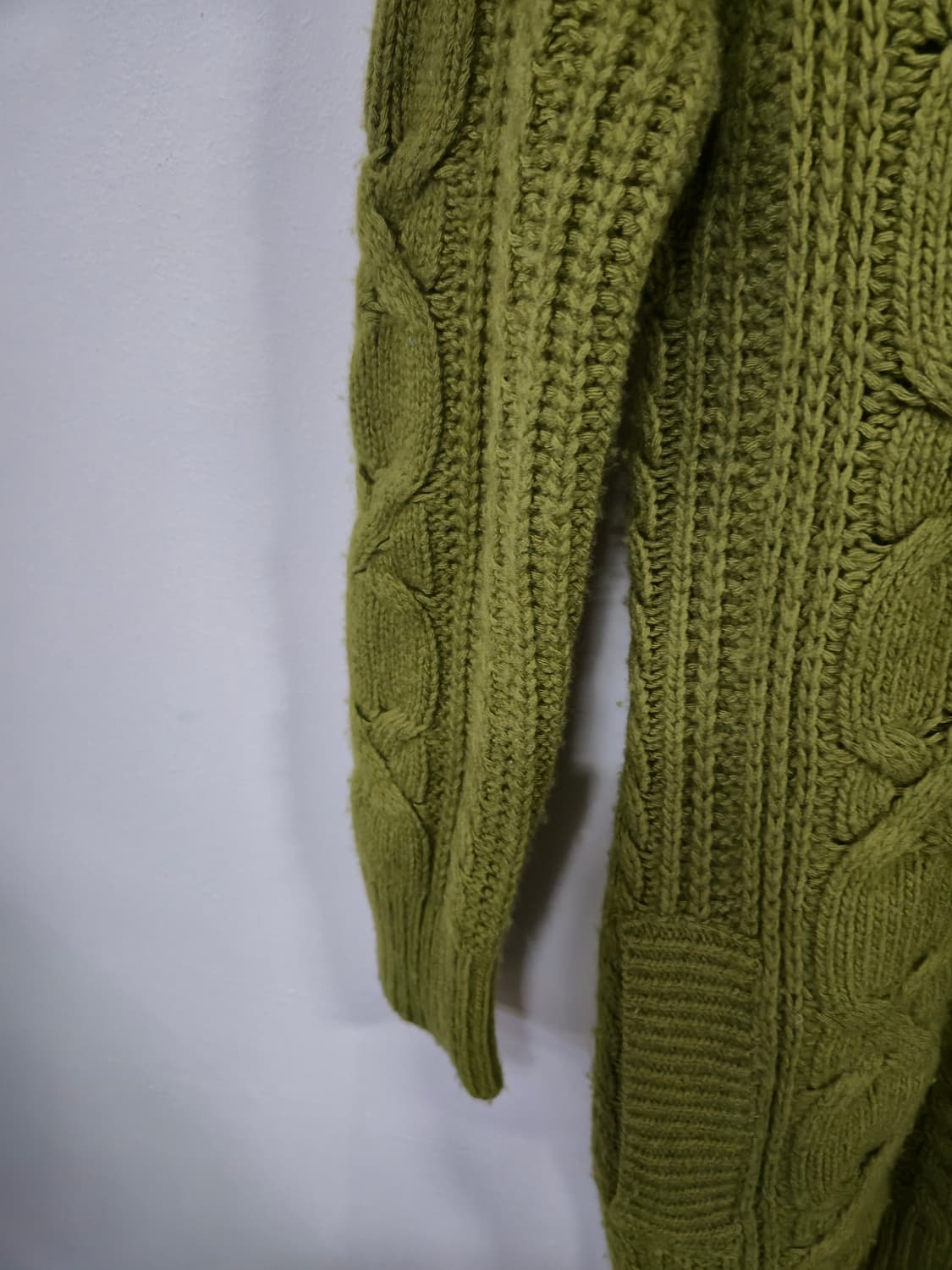 질스튜어트 카키색 꽈배기 니트 롱 가디건 상품이미지4