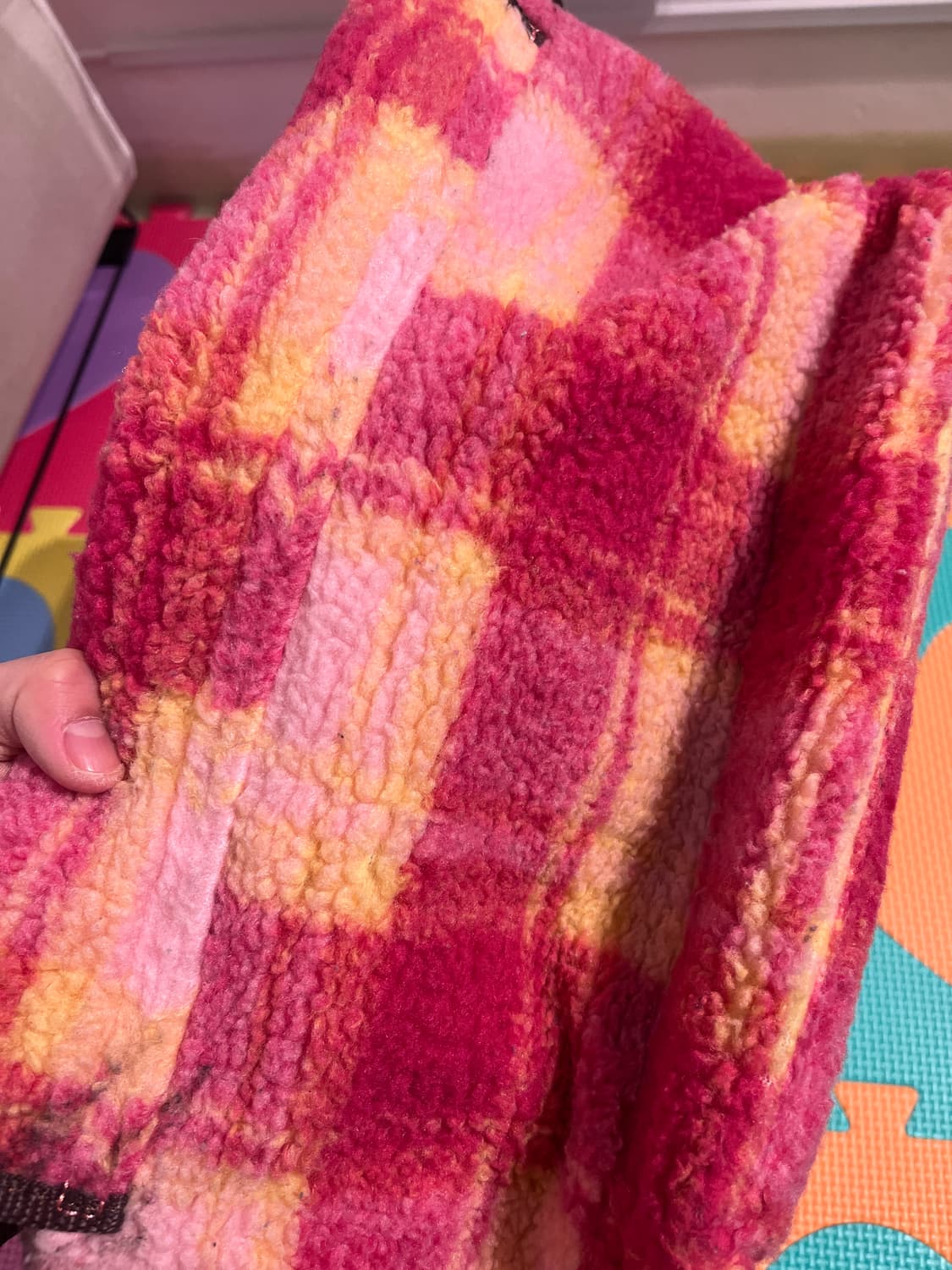 핑크옐로우 체크 뽀글이 메신저백 🐥 상품이미지10